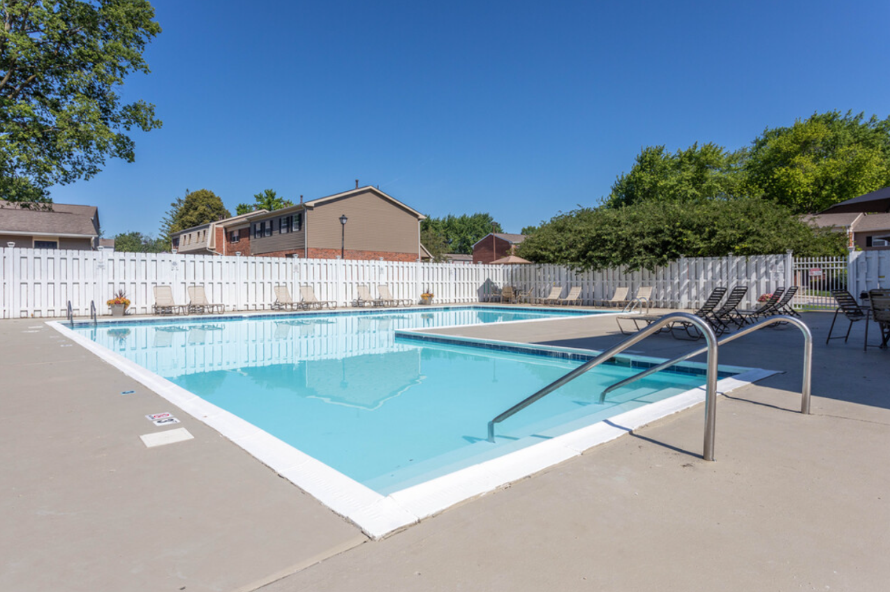 The Woods of Centerville Pool